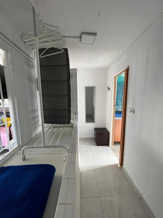 Habitacion Con Terraza En Alicante Ngoại thất bức ảnh